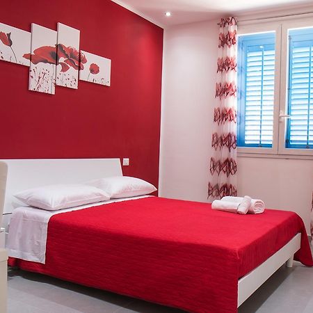 カステッルッツォ L'Isola Del Sole Bed & Breakfast エクステリア 写真
