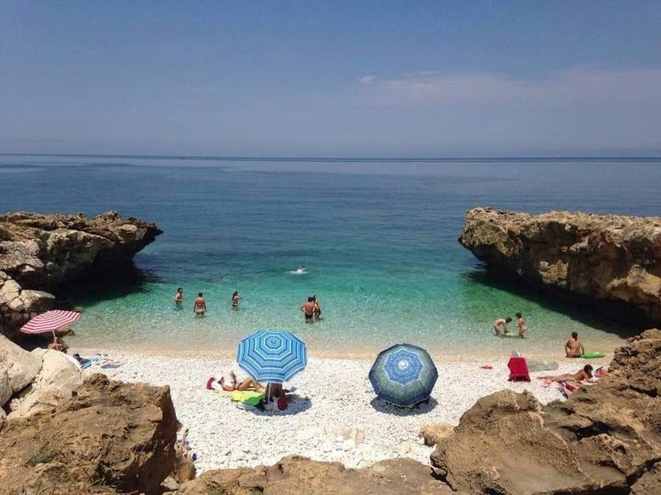 カステッルッツォ L'Isola Del Sole Bed & Breakfast エクステリア 写真